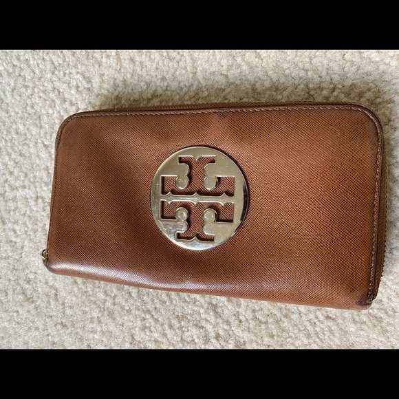 Tory Burch Saffiano Leather Continental Wallet - Picture 2 of 8
